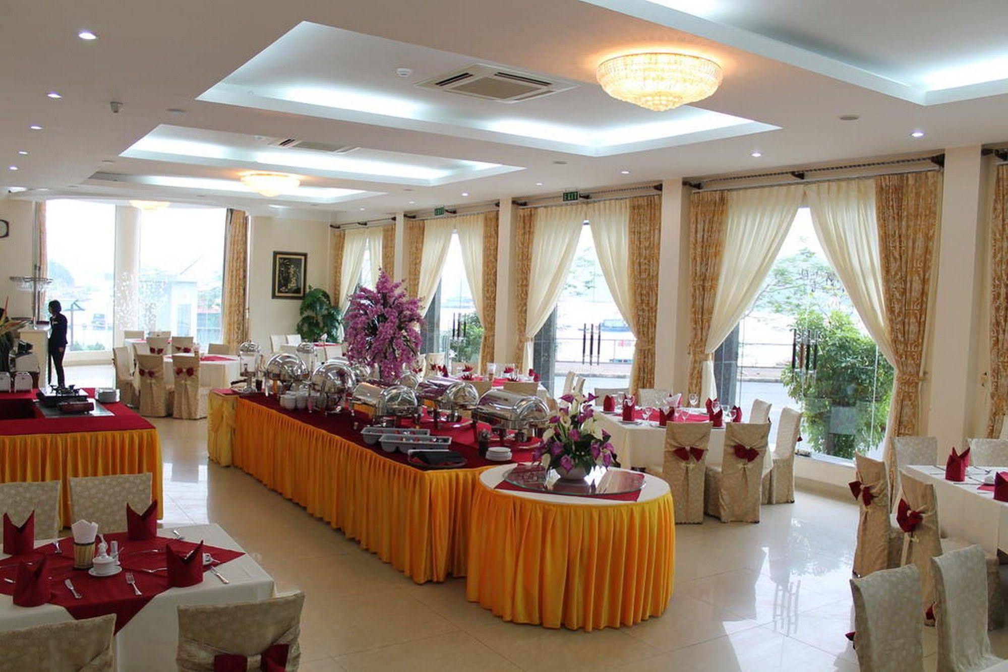 Hung Long Harbour Hotel Cat Ba Dong Khe Sau Bagian luar foto