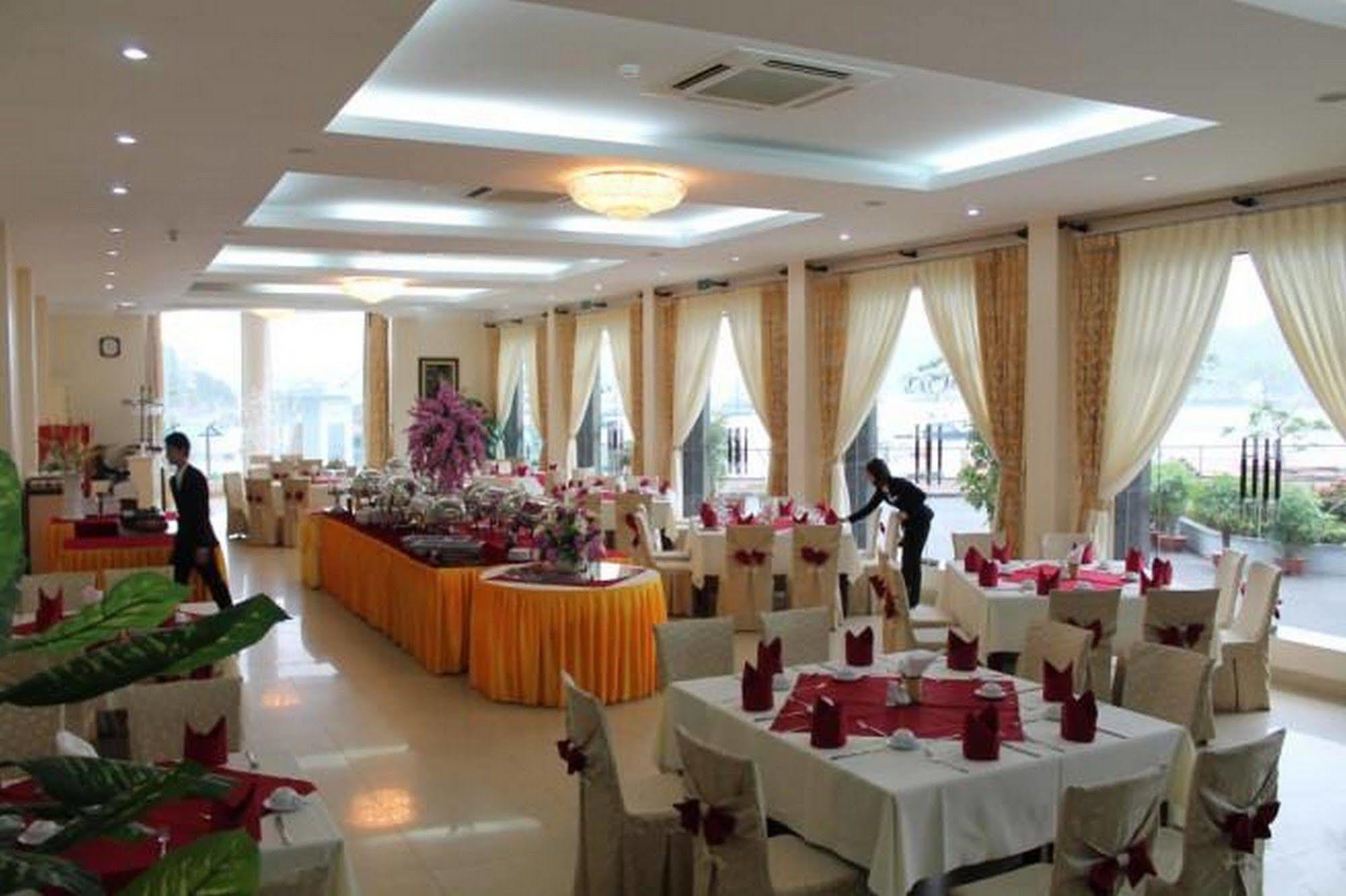 Hung Long Harbour Hotel Cat Ba Dong Khe Sau Bagian luar foto